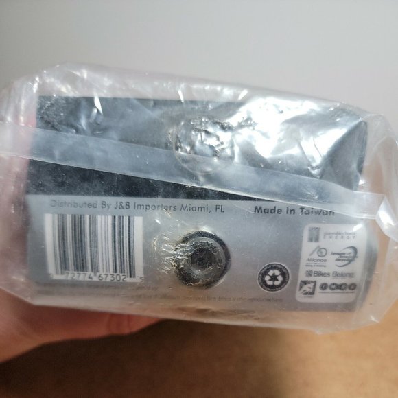 New in Package SUNLITE Folding Bicycle Pedals with 9/16" Axel and Reflectors - Picture 8 of 8